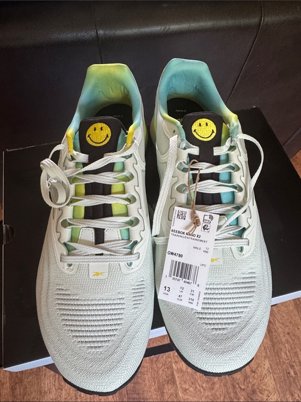 Reebok Men’s Mint Green and Yellow Smile Accent Sneakers
